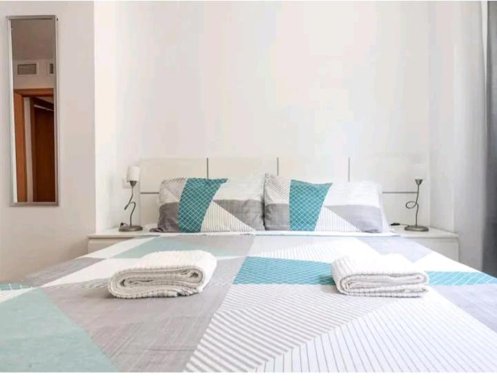 Apartamento Con Patio Y Piscina Cerca De Sevilla La Algaba Kültér fotó